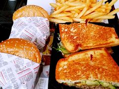 -The Habit Burger Grill 哈比特汉堡(爱琴海店)