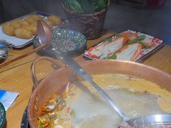 -洱火云南酸菜牛肉火锅(石景山当代商城店)