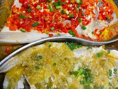 -阿瓦山寨·湘菜现炒·剁椒鱼头王(咸阳总店)