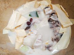 -滇香肴·云南菜蒸汽石锅鱼(云南北路店)