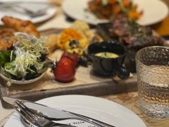 -Mark&Mars Restaurant