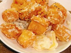 鬼马鲜果虾球-港丽餐厅