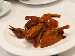 玻璃皮润烧乳鸽-北京厨房(西安SKP店)