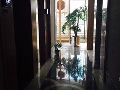 -新盈光·云会所(百丈东路店)