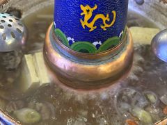 -毛辣果·贵州红酸汤牛肉火锅(西单店)
