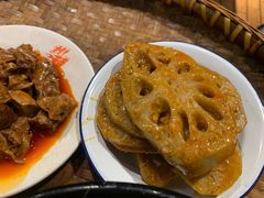 -爆炸头阿姨小四川正宗川味小吃(无任何分店)