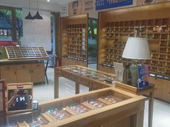 -宝丽眼镜(湖墅店)
