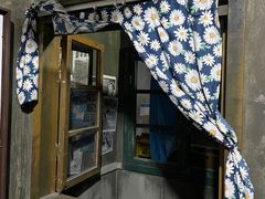 -荒岛实景沉浸密室(江汉路1店)