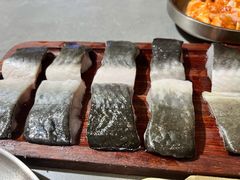 -围炉肉舍•炭烤活鳗•丹东海鲜烤肉(步行街店)