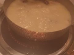 -洪氏嗨捞·广东猪肚鸡·椰子鸡火锅(西咸万象城店)