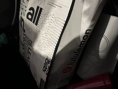 -lululemon(上海浦东IFC店)