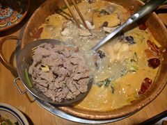 -洱火云南酸菜牛肉火锅(石景山当代商城店)