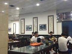 大堂-牛一嘴·兰州牛肉面·大盘鸡(财富中心店)