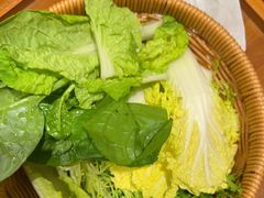 -野山舂·贵州现舂酸汤火锅(鸿通城店)