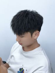 -藤野造型烫染·漂发