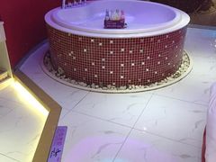 -天鹅恋主题酒店(积玉桥地铁站店)