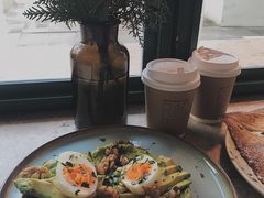 牛油果煮蛋吐司-RAC BAR(安福路店)