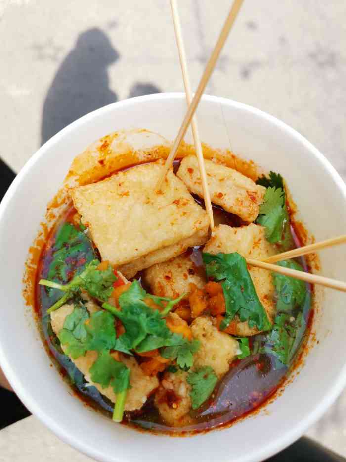 打分 灌汤豆腐味道有点像臭豆腐,味道还不错,但是吃到最后就感觉一般
