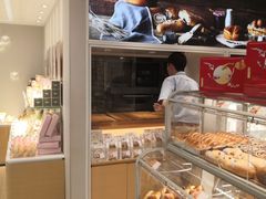 面包甜点陈列柜-好利来(八里庄店)