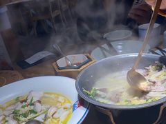 -蜜桃餐厅·伴山(湖滨商业街店)