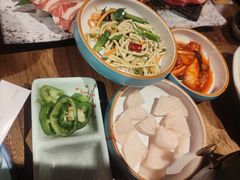 -明洞阿姨·韩式酱蟹烤肉·创意料理(三元桥店)