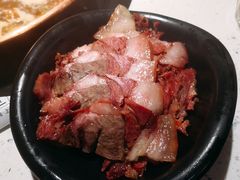 老胡同招牌秘制猪头肉-京韵胡同·酱香羊蝎子火锅涮肉(长寿路店)