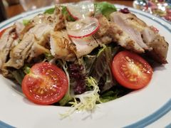 牛油果烤肉沙拉-I HOLIC艾豪丽披萨(KKone店)