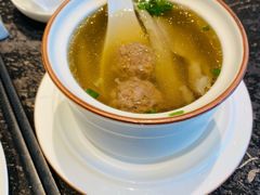 平菇圆子汤-悦百味·品质川菜(橄榄郡店)