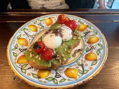 牛油果吐司-Alimentari早午餐(安福路店)