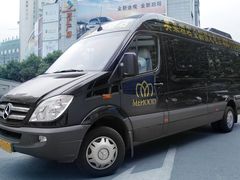 奔驰商务车送机服务-美豪怡致酒店(上海长寿路店)