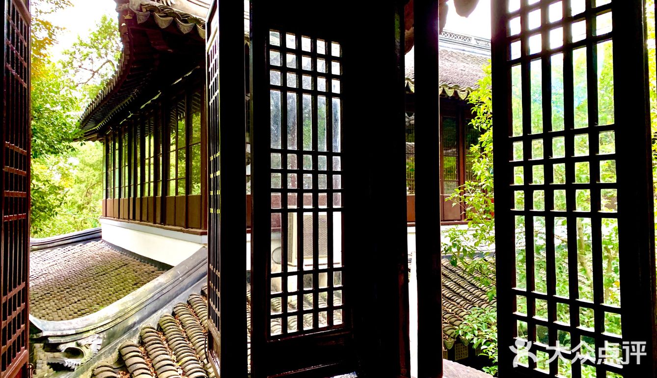 天平山虽然海拔只有200多米,在中国的诸多名山中算不