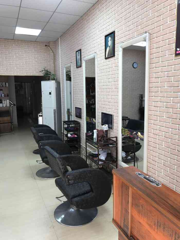 尊尼造型-"【项目】剪发不得不说和学校附近的几家理.