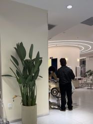 -PE SALON