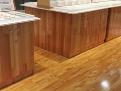 -MiRi眼镜连锁·蔡司·尼康控优点合作店(莘庄店)