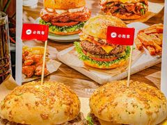 -必胜客(WOW中心城店)