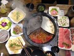 -老房老舍重庆火锅(假日城市店)