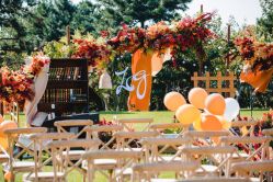 -花轿喜屋婚礼策划