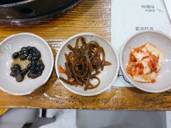 小菜拼盘-高基五春川炒鸡排 韩国料理(威海总店)