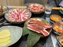 -臻牛烤肉