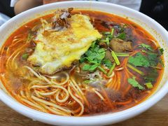 特色肥肠面-耙豌豆重庆小面