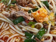 -鸿浩扒猪脚米线