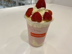 红颜草莓夏乐多-Sevenbus一家奶茶店(昆明大悦城店)