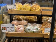 -顶东面包花园·生日蛋糕(世博店)