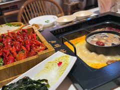 -老牌坊云南鱼豆花火锅(哈西万达店)