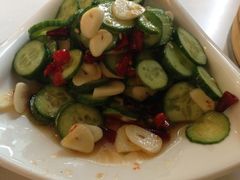 蒜片乳瓜-小六汤包砂煲菜(文景路店)