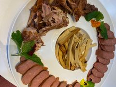 -红东阁东北菜烤肉酒馆(CROSS万象汇店)