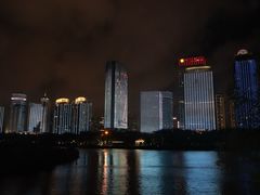 -万绿园