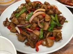 爆炒卤肥肠-蓝精灵饺子店