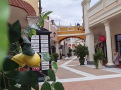 -佛罗伦萨小镇广佛名品奥特莱斯(疏港路店)