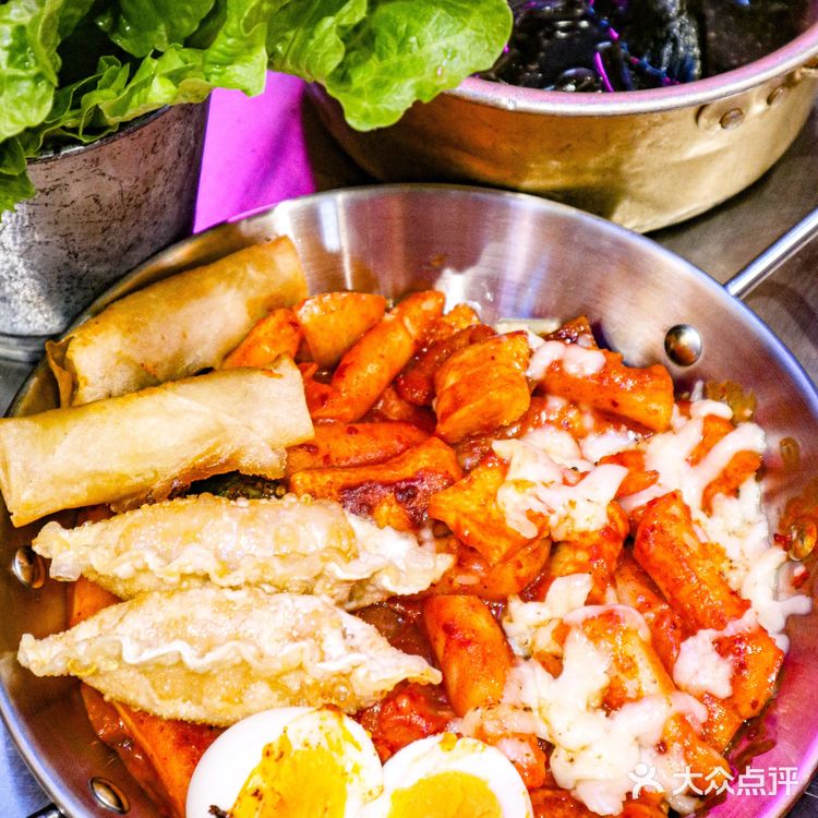 一道菜俘获你的芳心，论好吃还是牛周周·韩国烤肉的特色综合烤牛肠拼盘、无限续海带汤好吃